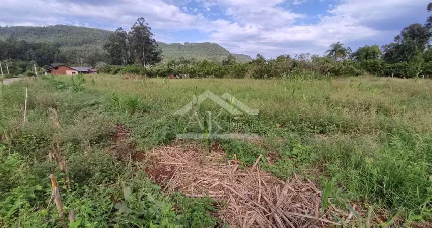 Terreno de esquina, plano à venda na cidade de picada café na serra gaúcha