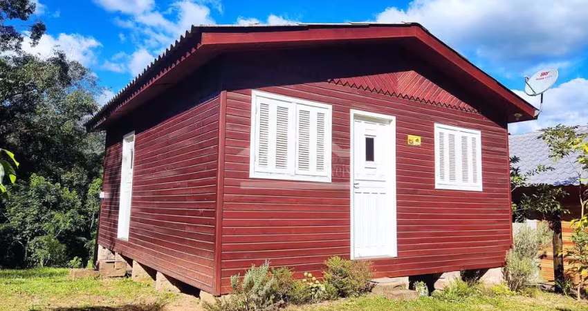 Casa de madeira com 2 dormitórios à venda em picada café, na serra gaúcha