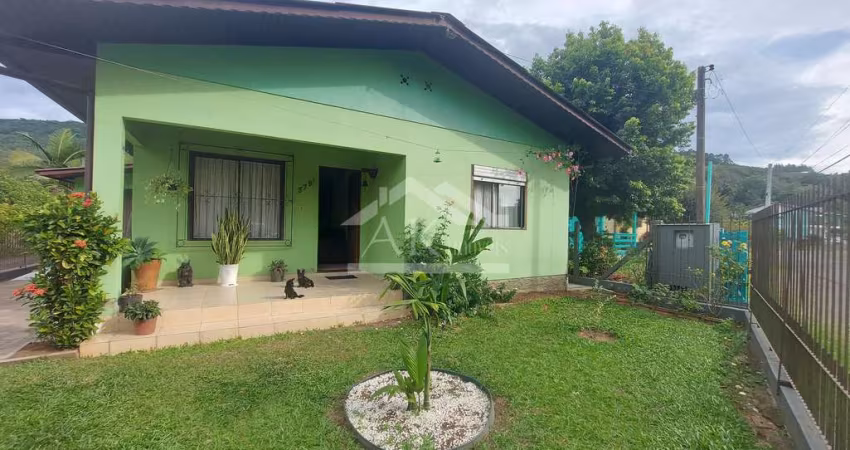 Casa ampla com três quartos à venda em Picada Café na Serra Gaúcha