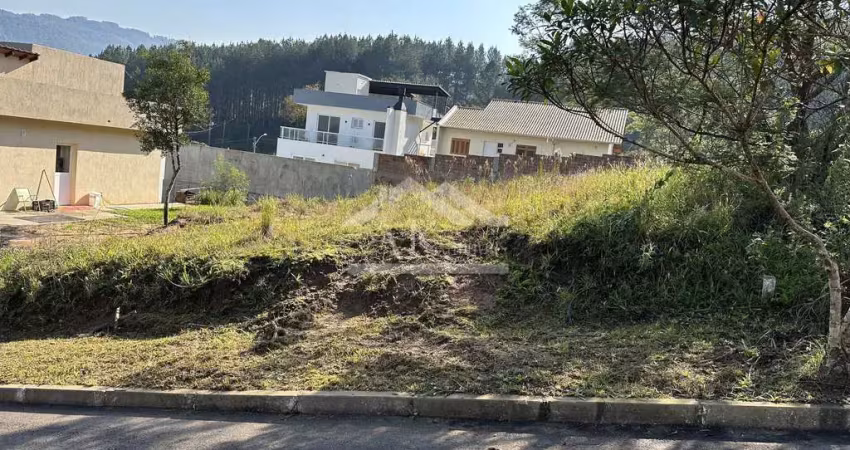 Terreno com declive à venda no centro da cidade de picada café, na serra gaúcha