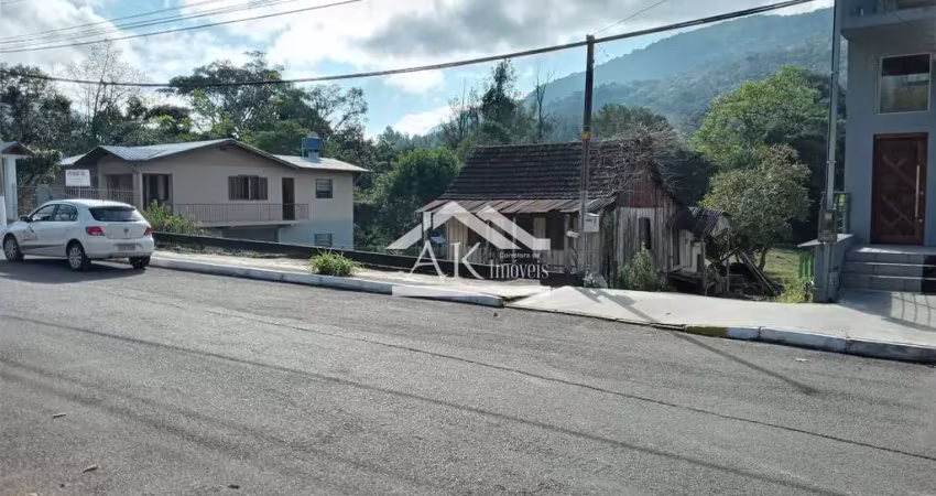 Terreno amplo com riacho à venda no centro de picada café, na serra gaúcha