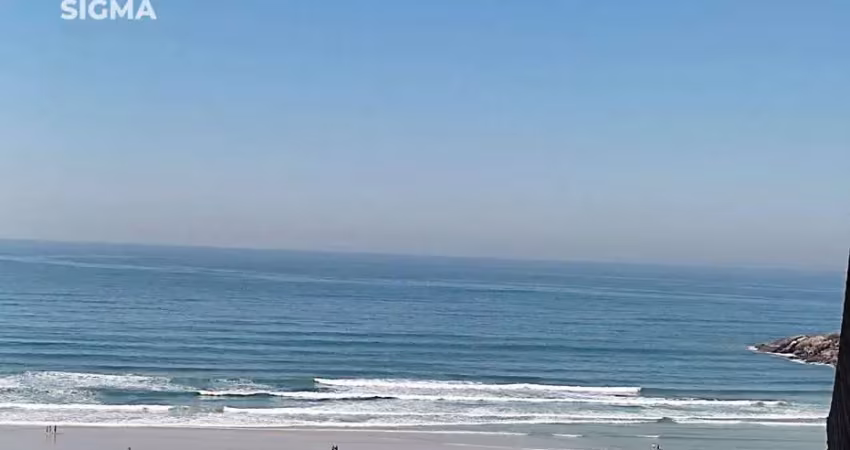 Apartamento localizado na praia das pitangueiras, 3 dormitórios sendo 1 suíte, 120 m² de área útil, vista para o mar, reformado .