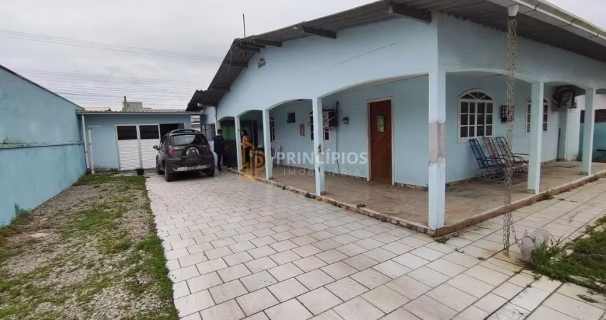 Casa com 4 dormitórios à venda, 156 m² por R$ 600.000 - Centro - Navegantes/SC
