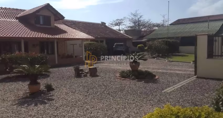 Casa com 4 quartos à venda na Avenida Pref. Cirino Adolfo Cabral, 4201, Meia Praia, Navegantes