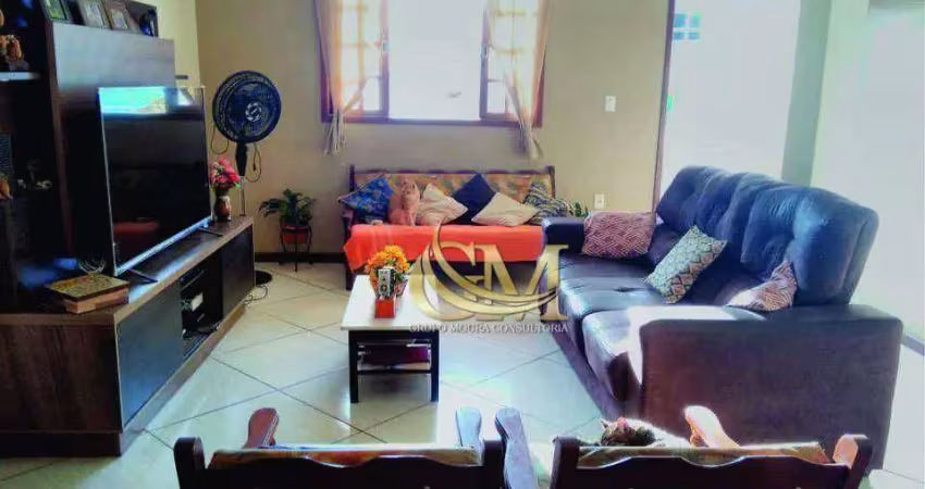 Casa à Venda em Piratininga