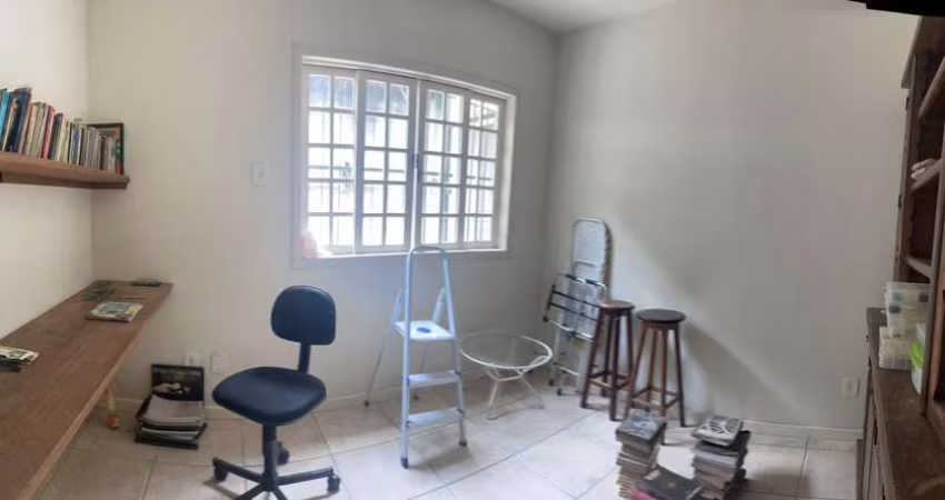 Casa à Venda no Engenho do Mato