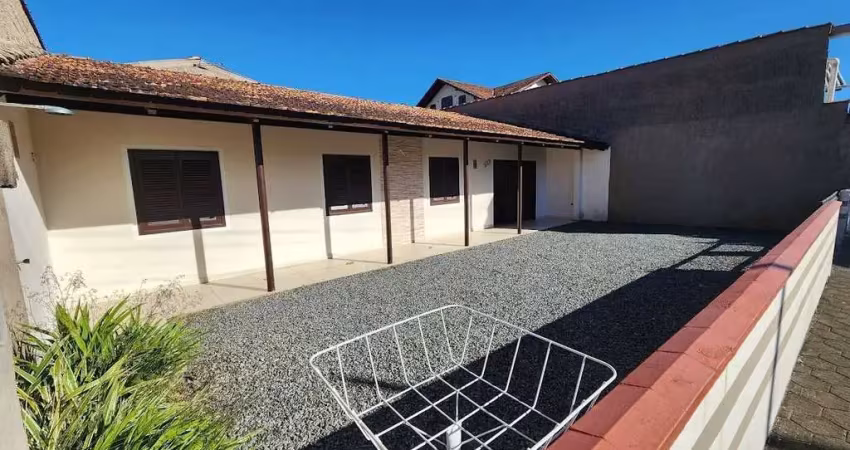 Casa a venda - centro de balneário barra do sul - 240 metros do mar