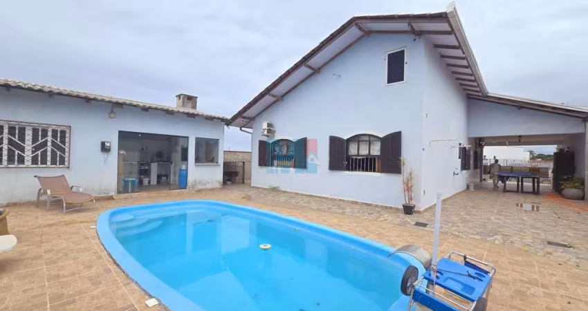 CASA ESPAÇOSA EM BAIRRO EM EXPANSÃO