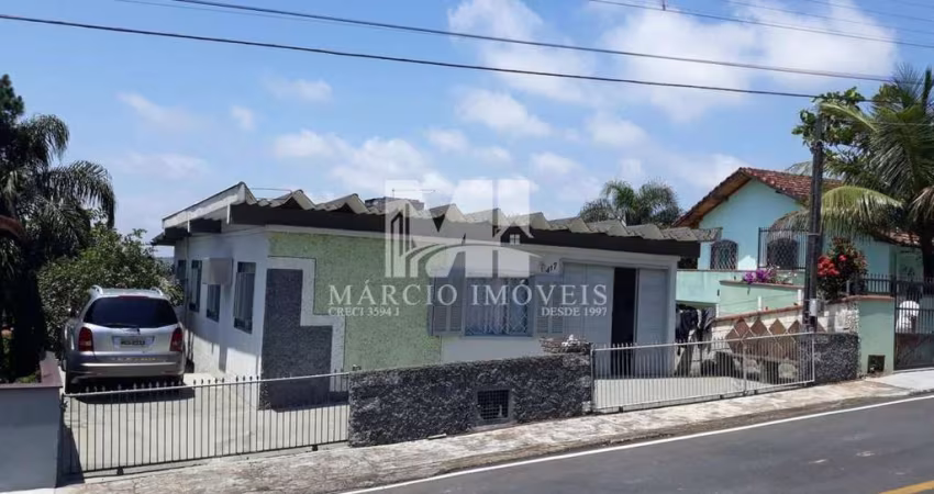 CASA MUITO BEM LOCALIZADA - CENTRO DA CIDADE - BARRA VELHA - SC