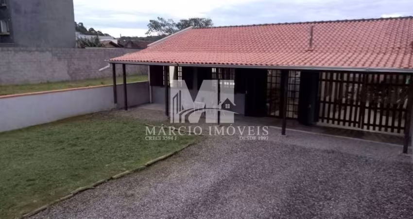 Ótima Oportunidade! Casa Aconchegante com Varanda e Espaço Externo