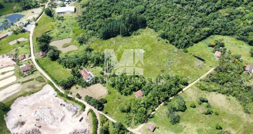 Lindo terreno rural próximo da praia.