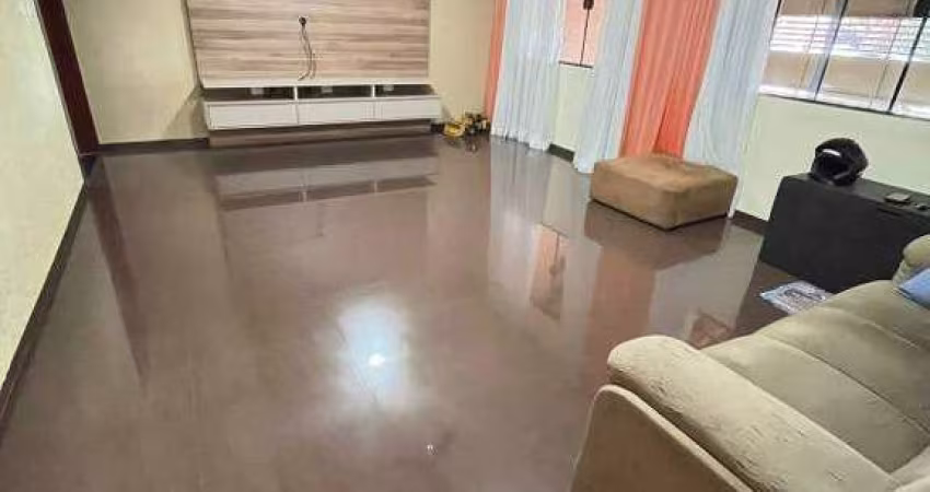 Casa à venda no Jardim São Francisco em Santa Bárbara d'Oeste com 3 quartos e 4 vagas de garagem.