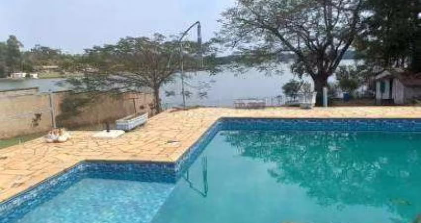 Chácara no Condomínio Iate Clube Campinas em Americana