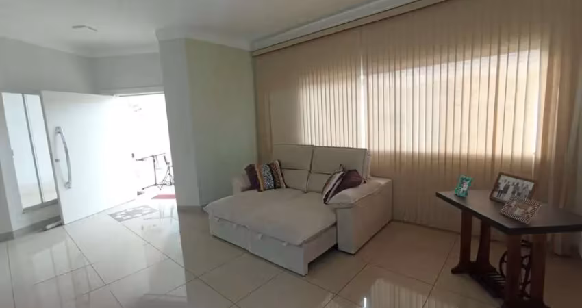 Casa à Venda na Vila Grego em Santa Bárbara d'Oeste com 4 quartos (1 suíte).