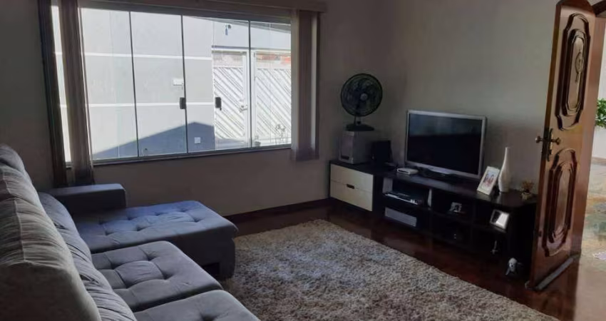 Casa à Venda no Jardim Laudissi em Santa Bárbara d'Oeste com 3 quartos (1 suíte) e 4 vagas de garagem.