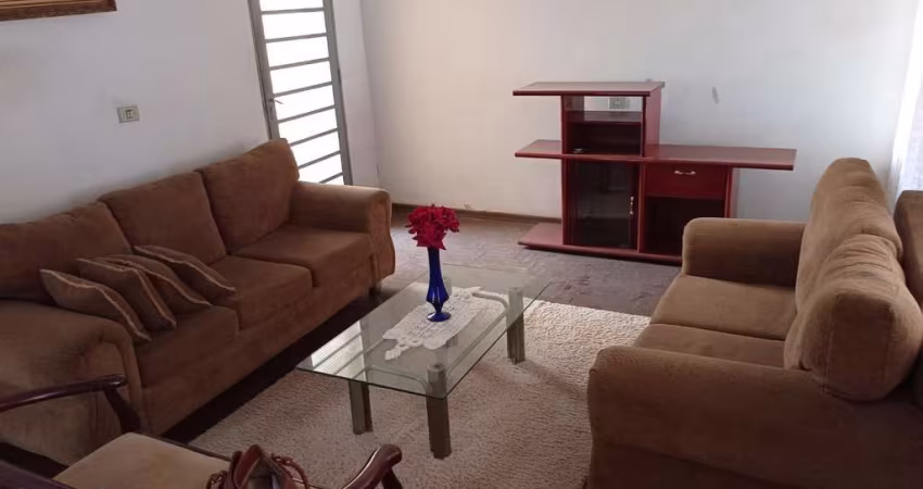 Casa à Venda na Vila Garrido em Santa Bárbara d'Oeste com 3 quartos e 2 vagas de garagem.