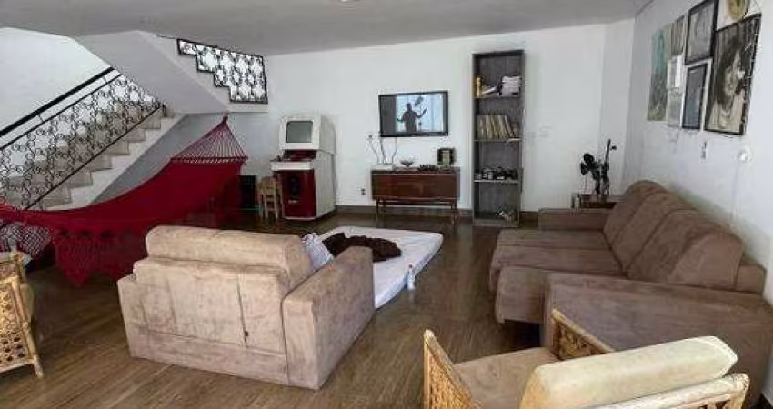 Sobrado à Venda no Bairro Terras de Santa Bárbara em Santa Bárbara d'Oeste com 4 quartos (1 suíte) e 4 vagas de garagem.