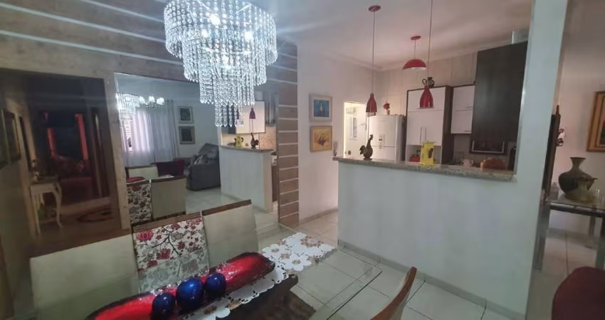 Casa à Venda no Bairro Jaguari, Americana com 3 quartos (1 suíte) e 2 vagas de garagem