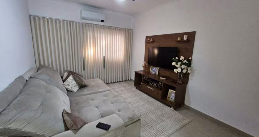 Casa à venda no Jardim Candido Bertini em Santa Bárbara d'Oeste com 3 quartos (1 suíte) e 6 vagas de garagem.