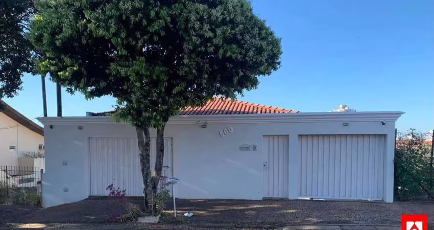 Casa ampla à venda na vila brasil em santa bárbara d'oeste com 3 quartos (1 suíte) e 6 vagas de garagem