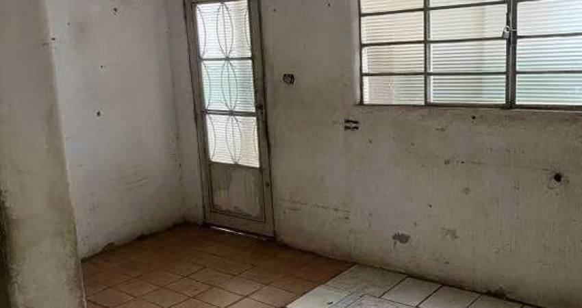 Casa à venda no Planalto do Sol, em Santa Bárbara d'Oeste com 3 quartos, sendo 1 banheiro social e 2 vagas de garagem