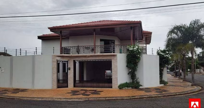 Casa de alto padrão sobrado à venda no Jardim Panambi, em Santa Bárbara d'Oeste com 3 quartos (3 suítes) e 4 vagas garagem