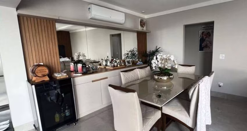 Casa à venda no Bairro Santa Luzia em Santa Bárbara d'Oeste com 2 quartos (2 suítes) e 3 vagas de garagem
