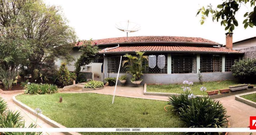 Casa à venda na Vila Grego em Santa Bárbara d'Oeste com 3 quartos (1 suíte) e 4 vagas de garagem