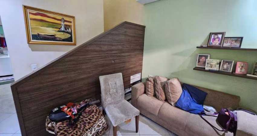 Sobrado à Venda com Duas Casas no Terreno Bem Distribuídas em Americana