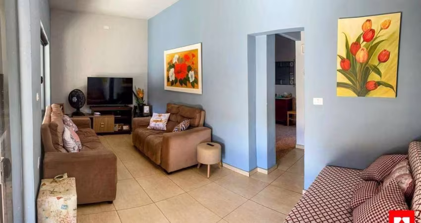 Casa à venda no Conjunto Habitacional dos Trabalhadores em Santa Bárbara d'Oeste com 3 quartos (1 suíte) e 1 vaga de garagem