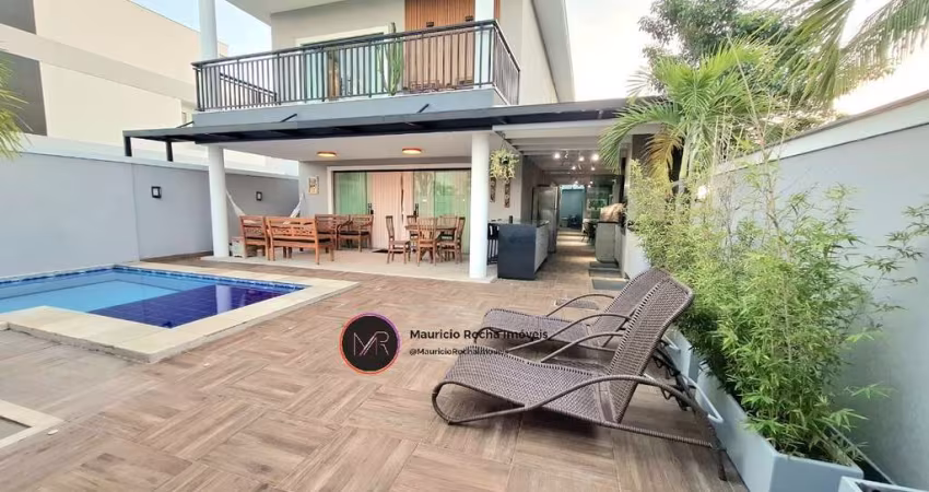 Casa de luxo em condomínio no Camorim, Rio de Janeiro - 4 quartos, 4 suítes, 2 salas, 4 vagas, 350m². Confira!
