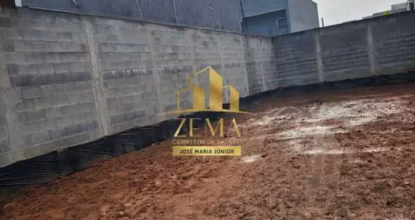 Terreno plano,150m2, terraplanagem, muro, portão,calçada, agua, luz, villa