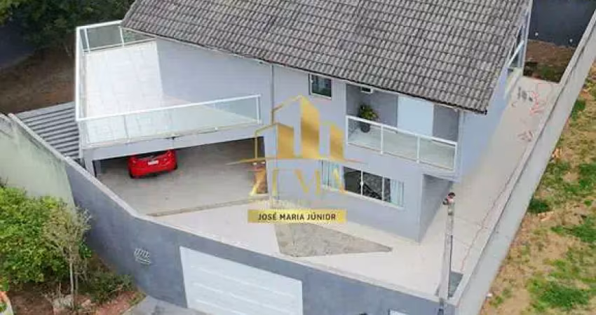 Sobrado amplo, 04 dorms (02 sts), 277m2 em 466m2, 04 vgs, sauna