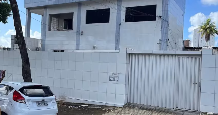 linda casa em casa amarela