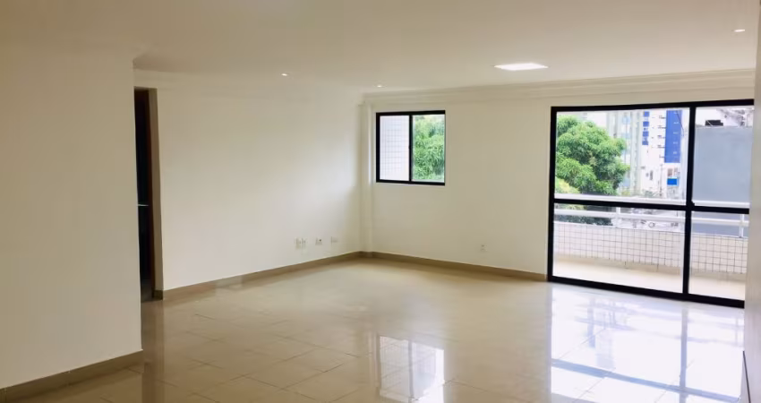 Apartamento reformado em Boa Viagem | 130m²  | 3 quartos + dep. | varanda | melhor localização! - PE
