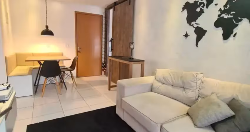 Apartamento com 2 Quartos e 1 banheiro à Venda, 47 m² por R$ 215.000