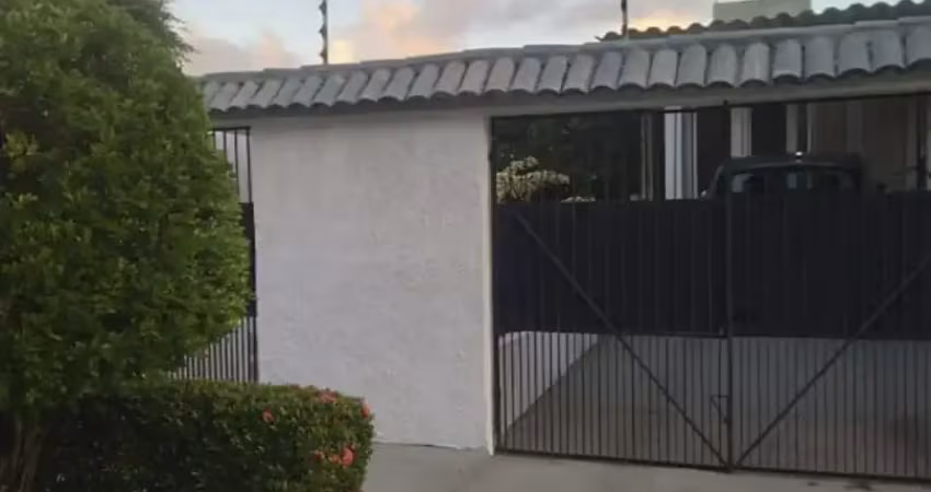 Imóvel para venda possui 250 metros quadrados com 4 quartos