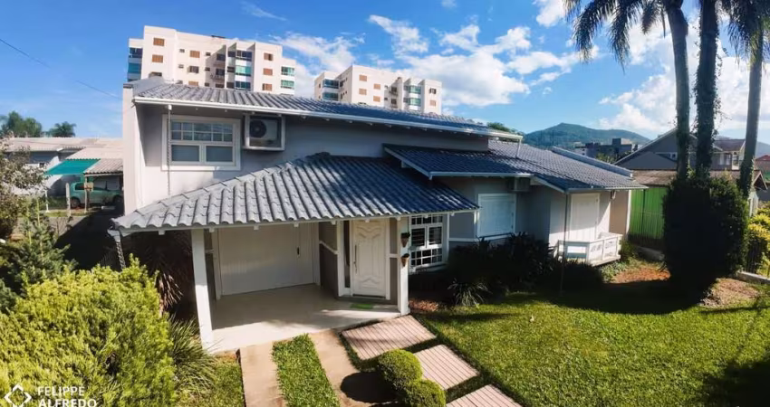 Casa 3 dormitórios à venda Floresta Dois Irmãos/RS