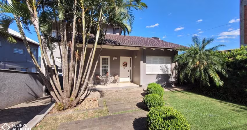 Casa 4 dormitórios à venda Centro Dois Irmãos/RS
