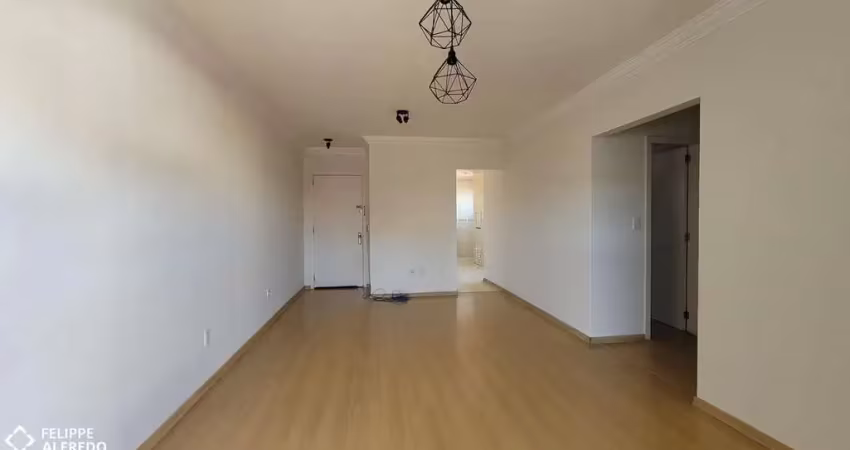 Apartamento semi-mobiliado (98 m²) para alugar no centro de dois irmãos