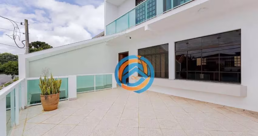 Casa nas mercês com 380m2 de área útil e 4 vagas de garagem