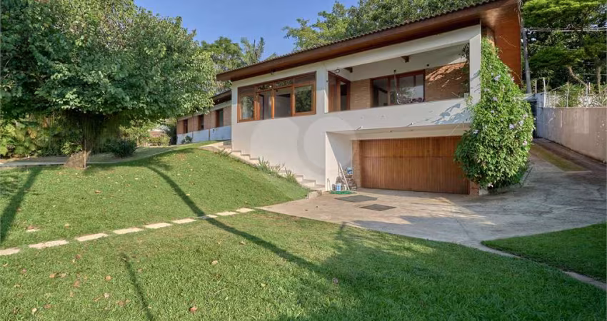 Casa com 4 quartos à venda em Jardim Marajoara - SP