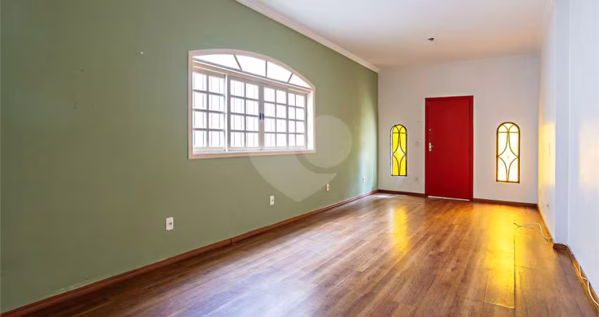 Casa térrea com 3 quartos à venda em Granja Julieta - SP