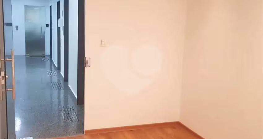 Sala comercial à venda na Avenida Adolfo Pinheiro, Alto da Boa Vista, São Paulo