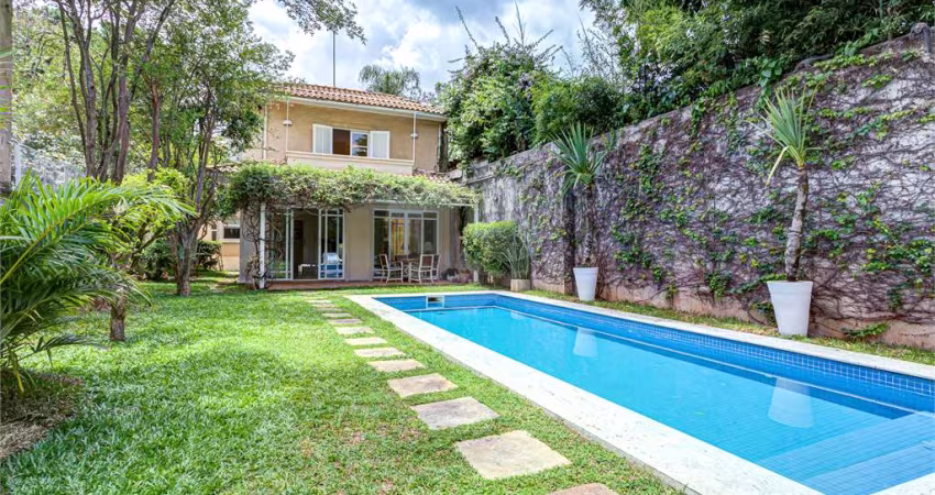 Casa com 4 quartos à venda ou para locação em Campo Belo - SP