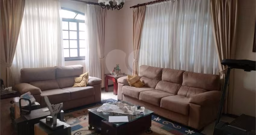 Casa térrea com 3 quartos à venda em Jardim Das Imbuias - SP