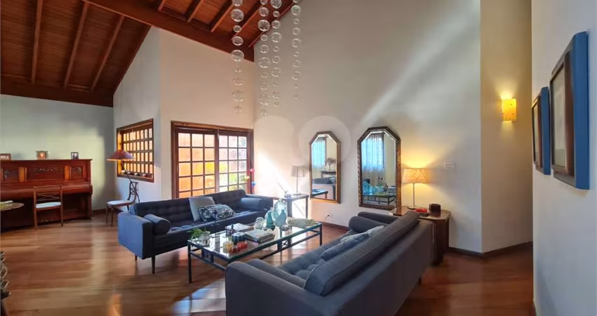 Casa térrea com 4 quartos à venda em Chácara Meyer - SP