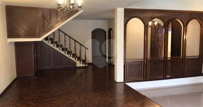 Sobrado com 4 quartos à venda em Jardim Leonor - SP