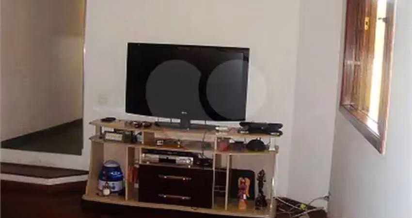 Casa com 3 quartos à venda em Jardim Jussara - SP