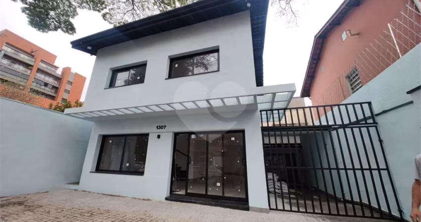 Sobrado com 4 quartos para locação em Santo Amaro - SP